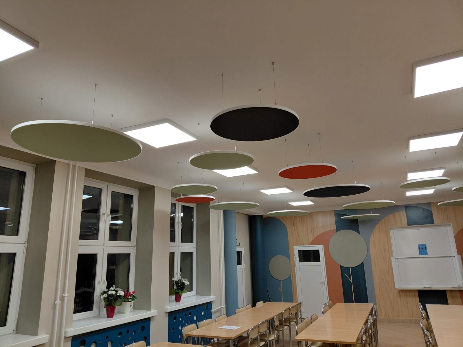 panele wiszące w szkole - projekt SP 204